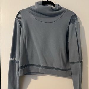 Alo Yoga Advance Long Sleeve Sweatshirt 
Blue